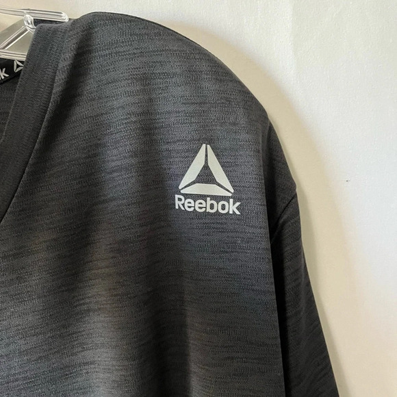 Reebok Men’s Black Heather Classic Cut V Neck T Shirt Size Large - Picture 3 of 5